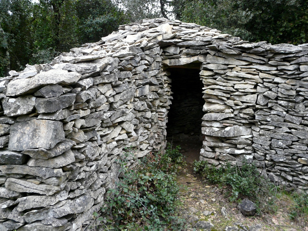Les capitelles de Milhaud