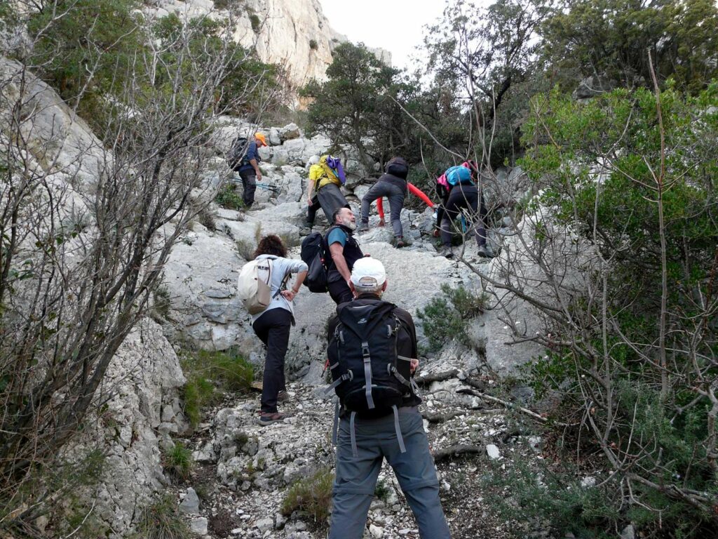 le cirque des Pételins,l'aven des Marseillais et le vallon de la Fenêtre _ Rando Bellegardaise